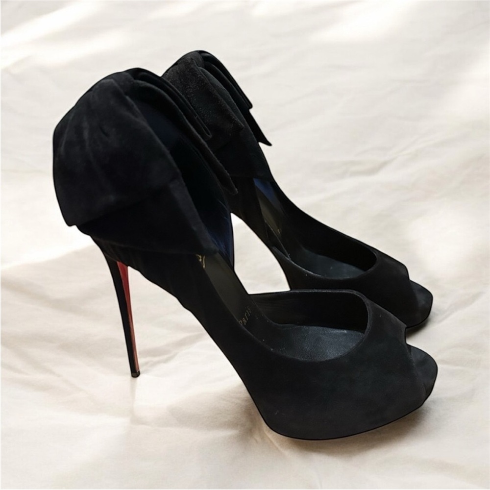 Christian Louboutin Rabakate Alta 120
mm suede bow heels RETAIL 995